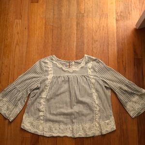 Bell sleeve top